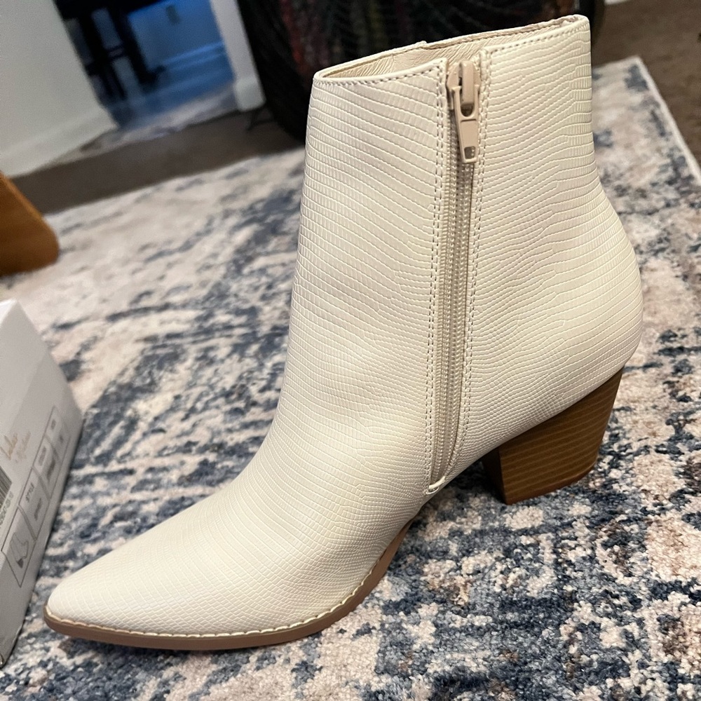 Lulus x Matisse white zip-up booties